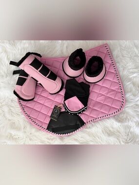 Pink Quilted Horse Saddle Pad + Matching Boots & Bonnet